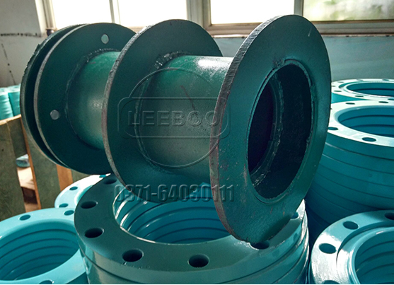 柔性套管式<a href=http://www.mmaw1314.com target=_blank class=infotextkey>伸縮器</a>的管道作用