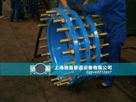 <a href=http://www.xinligd.com target=_blank class=infotextkey>傳力接頭</a>的組裝現(xiàn)場